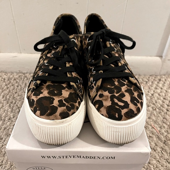 💖HP💖Steve Madden Emmi Sneakers - Picture 2 of 3